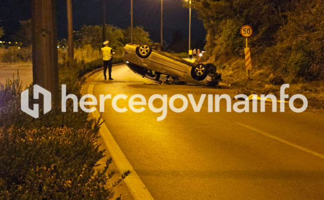 Prometna nesreća u Mostaru, Mercedes završio na krovu