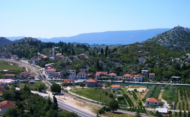 U Rogotinu kod Ploča pronađena mrtva beba, policija sumnja na nasilnu smrt