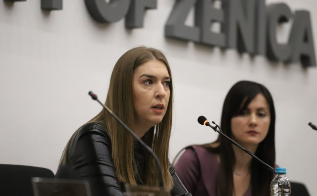 Vijećnica zaboravila na mikrofon: 'Neka jede g....'