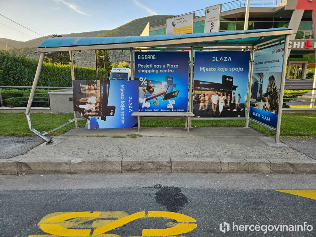 Automobil u Mostaru udario u autobusno stajalište u Vrapčićima