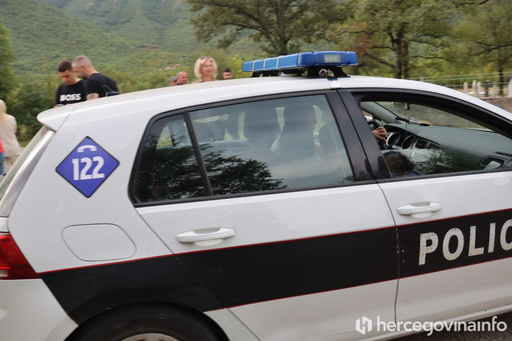 Blokada puta u Kuti LIvač