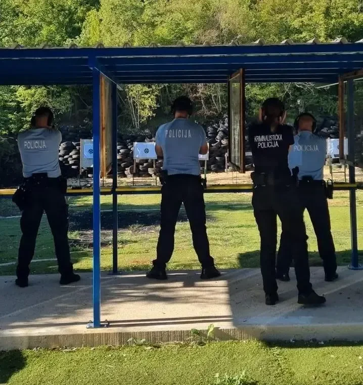 MUP ŽZH proveo obuku policajaca na strelištu