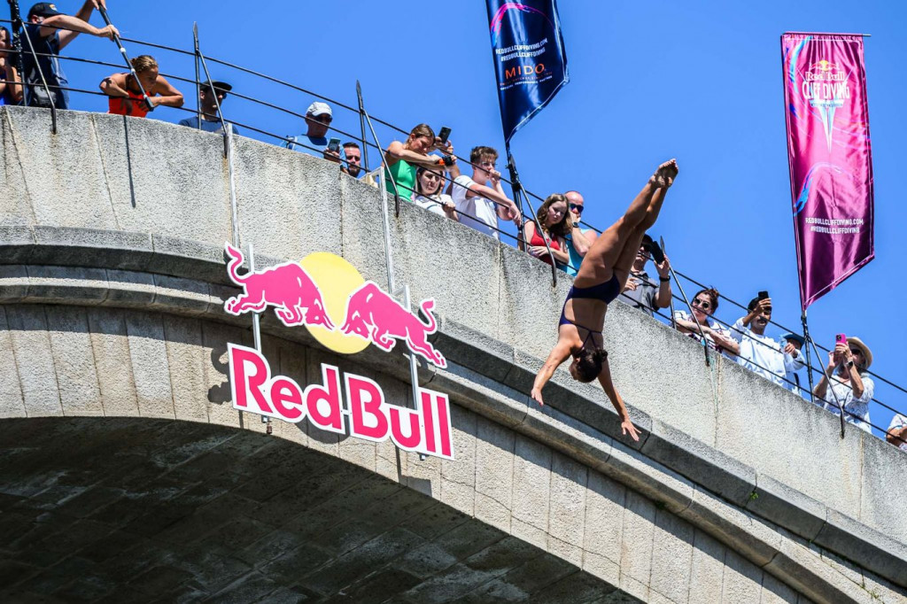 Red Bull Cliff Diving Isabel Perez