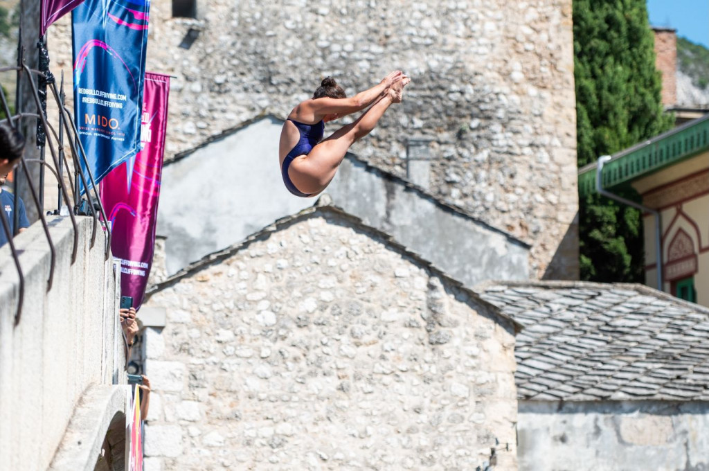 Red Bull Cliff Diving Isabel Perez