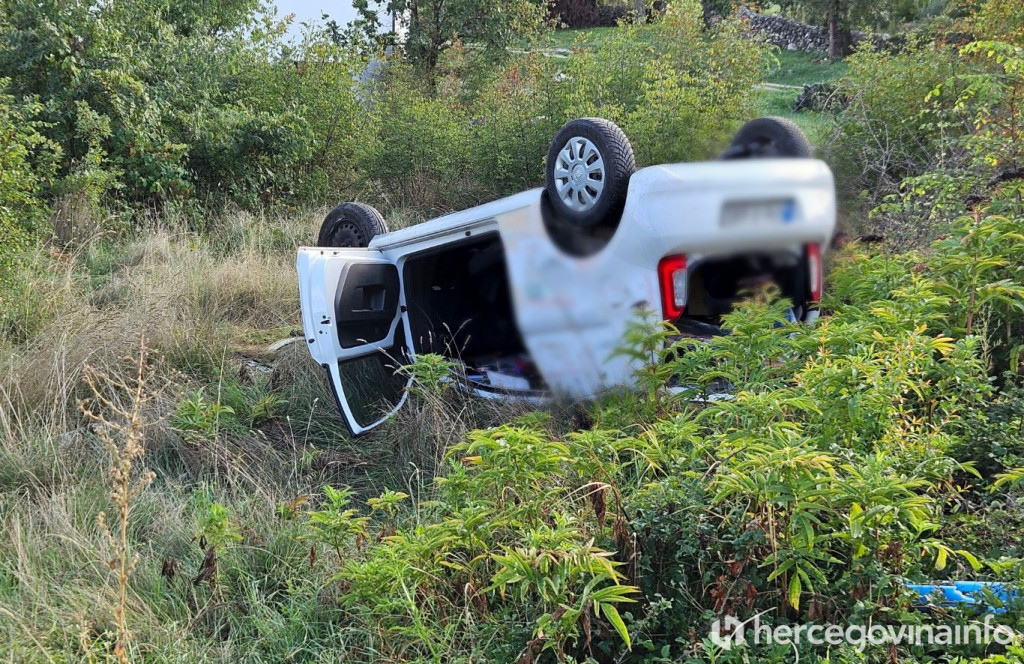 Sretnice prometna nesreća, prevrtanje vozila