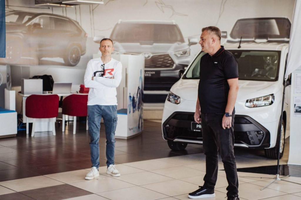 Toyota hibridna škola