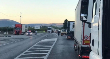 Prosvjed prijevoznika izazvao gužvu na ulazu u Mostar