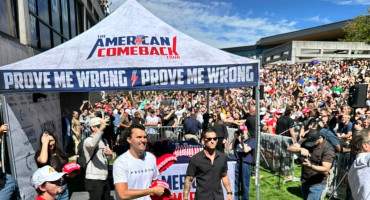 Konzervativni aktivist Charlie Kirk upucan na skupu u Utahu