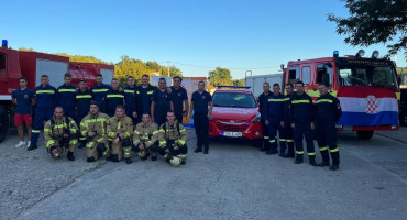 Vatrogasci Kočerina jačaju kapacitete, uručeno im zapovjedno vozilo