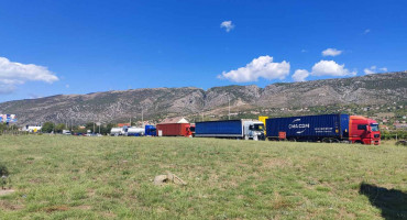 Velike gužve zbog prosvjeda prijevoznika na M-17 kod Mostara