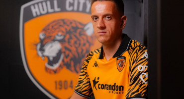 Hadžiahmetović došao Jakiroviću u Hull City, njihov admin sve nasmijao zbog prezimena bh. igrača