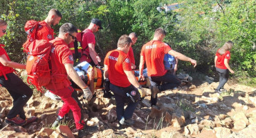 Spašavatelji intervenirali na Brdu ukazanja, ozlijeđeni hodočasnik zbrinut u Čitluku