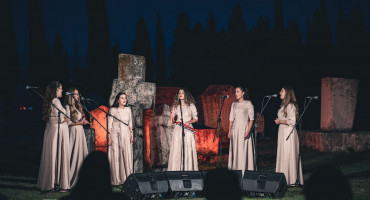 Večer klapske pjesme na Radimlji privukla veliki broj posjetitelja