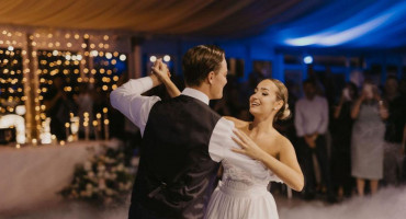 Thompson zapjevao na svadbi svoje nećakinje neobičnog imena