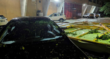 Oluja raskrinkala nelegalnu gradnju u Mostaru: Da se reagiralo na vrijeme, automobili stanara ne bi stradali