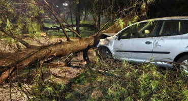 Zbog nevremena u Mostaru održana žurna sjednica Stožera, građani pozvani da prijave štetu