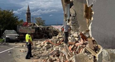 Državljanin BiH kamionom se zabio u kuću u Sloveniji, tri osobe teško ozlijeđene