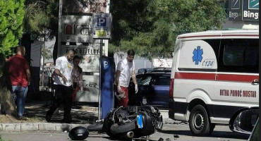 Sudar motocikla i automobila u Mostaru