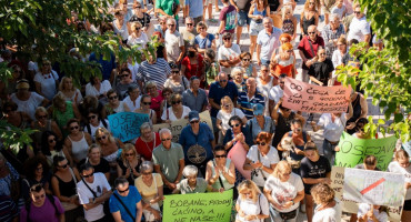 Građani Makarske prosvjedovali protiv gradnje hotela hercegovačkog investitora