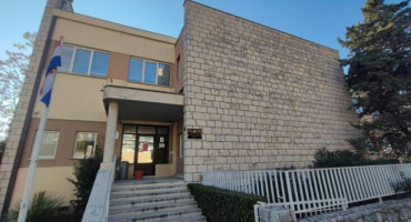 Dubrovačka policija uhitila 28-godišnjeg Filipinca zbog bludnih radnji nad maloljetnicima