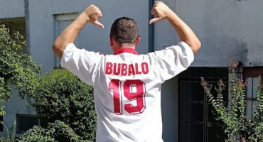 Nogometna relikvija vraćena vlasniku: Silvio Bubalo ponovno u dresu u kojem je sa Zrinjskim ispisao europsku povijest