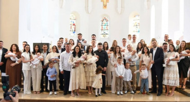 U Širokom Brijegu kršteno 14 djece u jednom danu