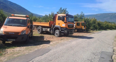 Mještani naselja Kuti: 'Sutra ćemo stati pred strojeve, a gradonačelnik Kordić se nije udostojio ni doći ovdje'