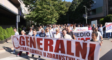 Započeo masovni prosvjed zdravstvenih radnika u Mostaru