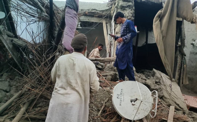 Broj mrtvih u Afganistanu porastao na 812, skoro tri tisuće ozlijeđenih