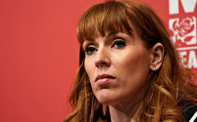 Zamjenica britanskog premijera podnijela ostavku zbog nepravilnosti u plaćanju poreza