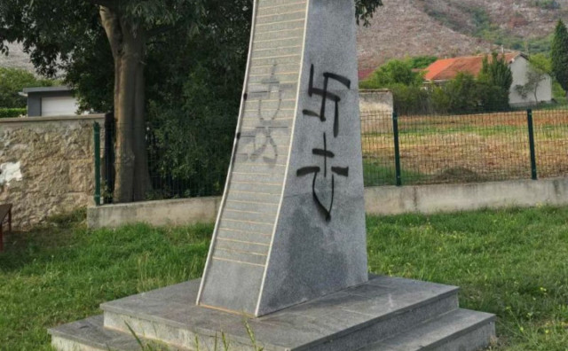 Oskrnavljen spomenik u Baćevićima kod Mostara, gradonačelnik Kordić poziva na istragu i smirivanje tenzija