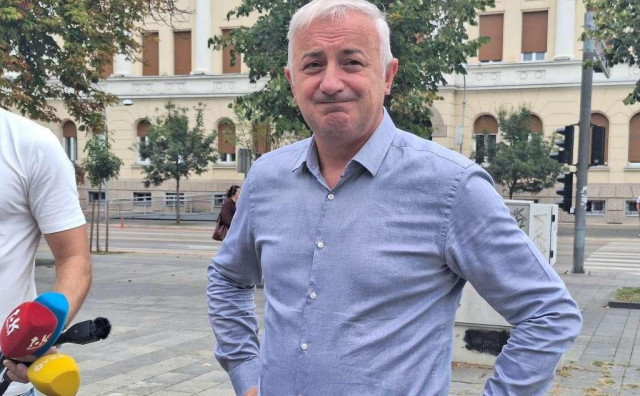 Borenović opisao napad: Prišli su mi i poprskali mi oči sprejem, imali su pomagača u crnom autu