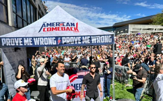 Konzervativni aktivist Charlie Kirk upucan na skupu u Utahu