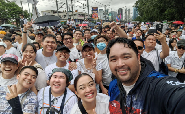 Deseci tisuća Filipinaca prosvjeduju diljem zemlje