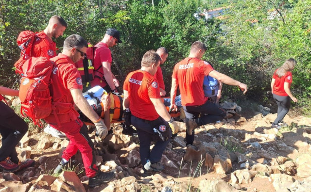 Spašavatelji intervenirali na Brdu ukazanja, ozlijeđeni hodočasnik zbrinut u Čitluku