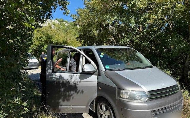 Državljani Turske uhićeni zbog pokušaja krijumčarenja migranata u Hercegovini