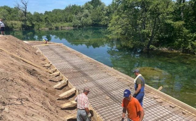 Bihać kreće u obračun s nelegalnom gradnjom, rušit će se betonirane obale Une