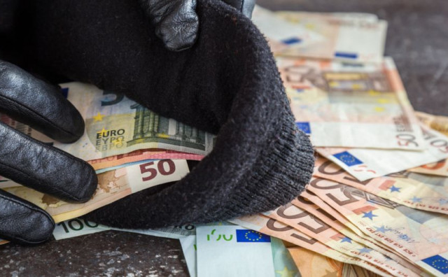 Naoružani napadači ukrali 75.000 KM iz kockarnice, policija privela pet osoba