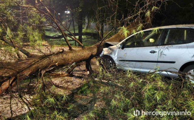 Zbog nevremena u Mostaru održana žurna sjednica Stožera, građani pozvani da prijave štetu
