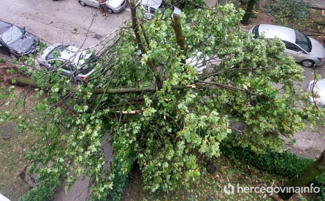 Mostarski vatrogasci cijelu noć u intervencijama nakon oluje