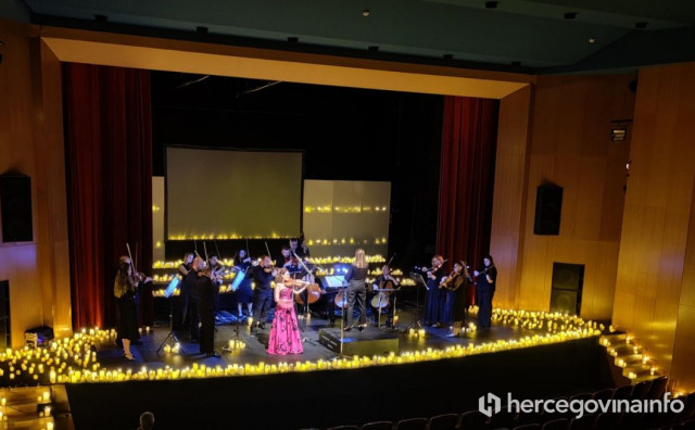 U Mostaru održan Candlelight koncert svjetske violinistice Irine Mureșanu