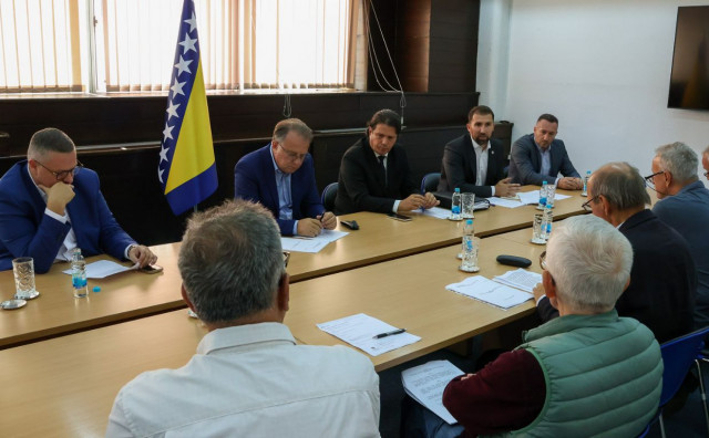 Mirovina za 15 godina staža od iduće godine pada na 390 KM