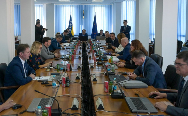 Vlada FBiH odobrila više od četiri milijuna maraka pomoći privatnim poslodavcima i obrtima