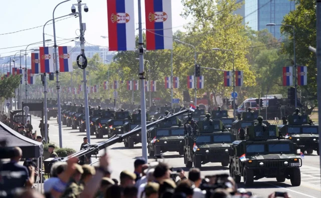 U Beogradu održana vojna parada s 10.000 vojnika