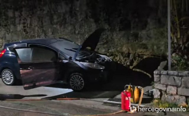 Trebinjska policija tvrdi: Požar na automobilu Nebojše Vukanovića izbio u unutrašnjosti vozila