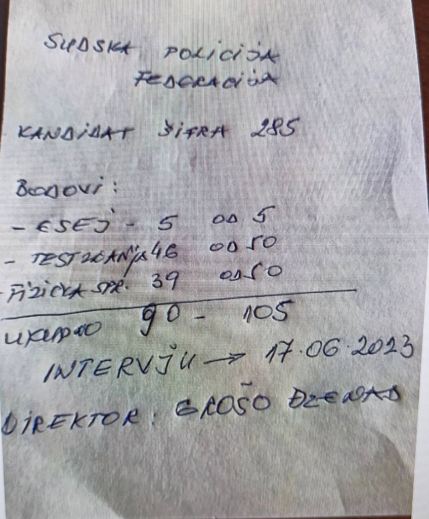 Cedulja koju je Nermin Nikšić poslao Vahidinu Munjiću