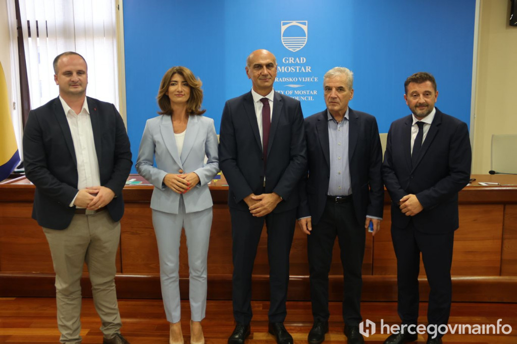 Potpisivanje ugovora u Gradskoj vijećnici za četvrtu fazu izgradnje Južne obilaznice 