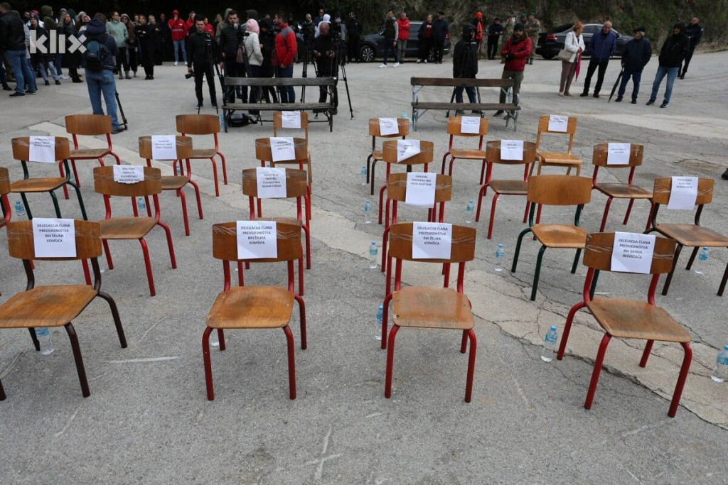 prazne stolice Donja Jablanica