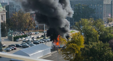 Što se događalo danas u beogradskom 'Ćacilendu'? Jedna osoba ranjena, izbio požar, Vučić tvrdi da je riječ o terorizmu