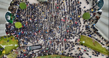 Deseci tisuća ljudi ispratili Halida Bešlića na vječni počinak